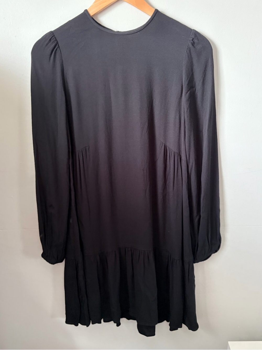 Aritzia Wilfred Tiered Babydoll Mini Dress 2XS Black Long Sleeve Keyhole
